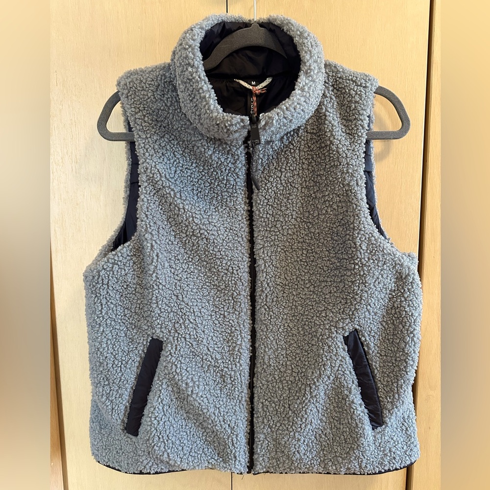 Bass Outdoor Reversible Nylon & Teddy Vest - NWT